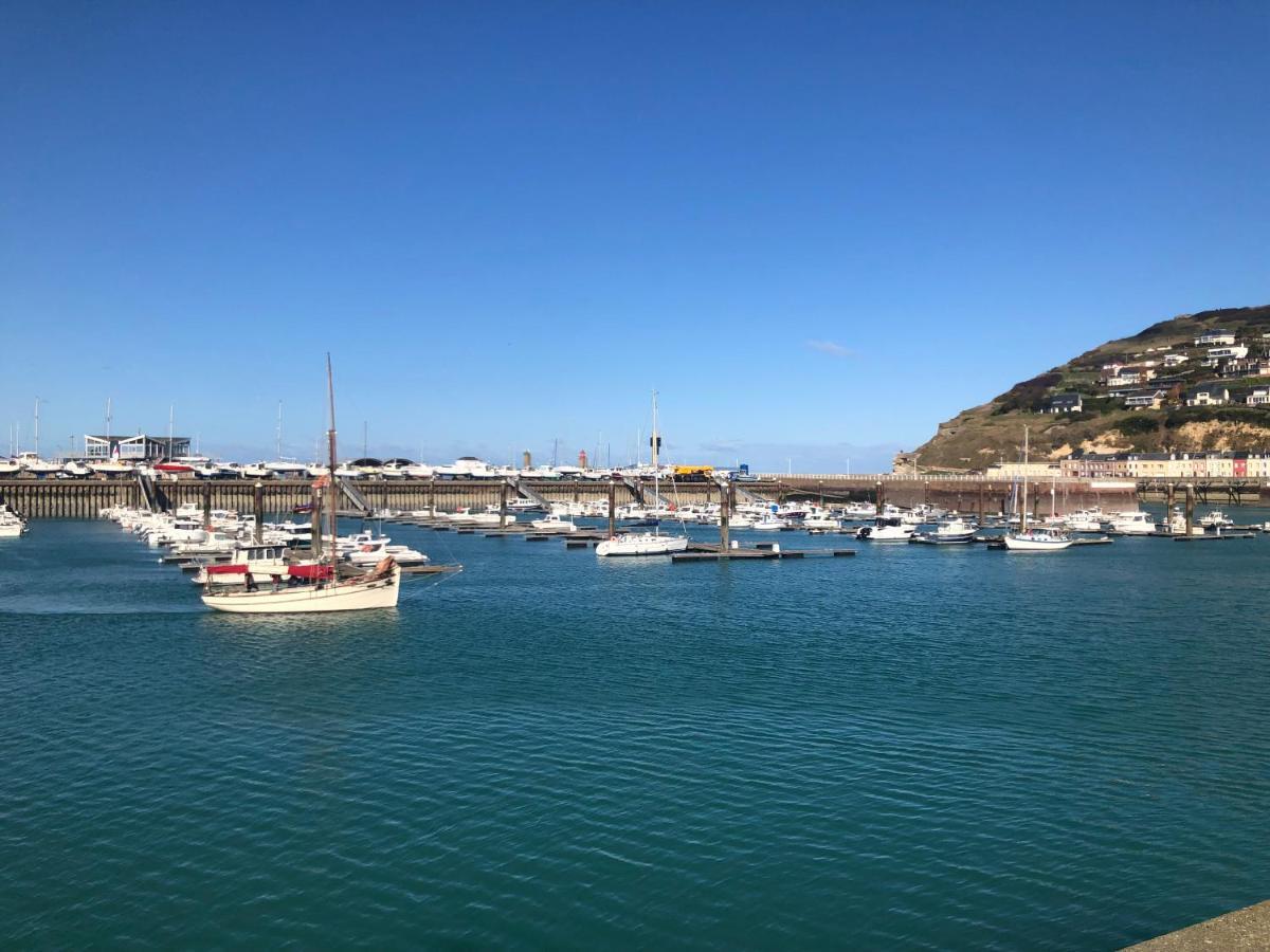 Captain Yoo - Pieds Dans L'Eau - Face Au Port Fécamp Buitenkant foto